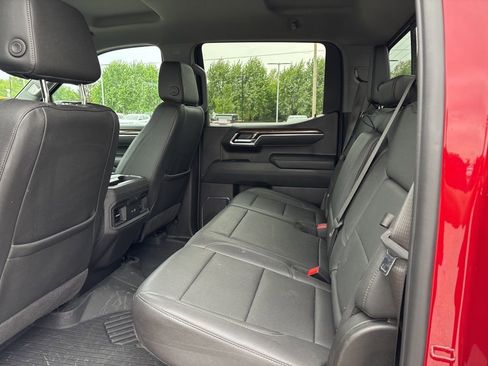 Used 2025 Chevrolet Silverado 1500 LT Trail Boss w/ Convenience Package II AWD/4WD image 9