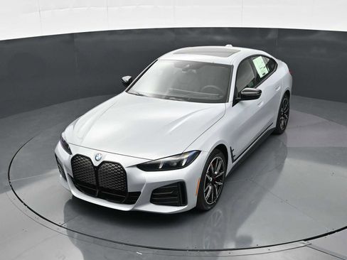 New 2026 BMW i4 eDrive40 w/ M Sport Package RWD image 17