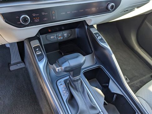 Certified 2025 Kia Sorento S w/ Panoramic Sunroof Package image 25