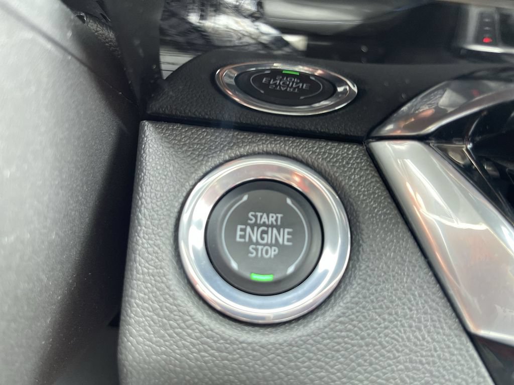 Used 2024 Buick Envista Sport Touring w/ Convenience II Package FWD image 24