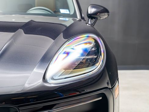New 2026 Porsche Macan AWD/4WD image 12