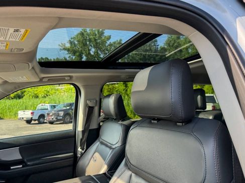 Used 2025 Ford Expedition Active AWD/4WD image 27