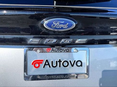 Used 2024 Ford Edge Titanium image 32