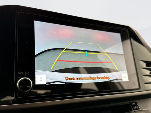 Used 2025 Toyota Camry SE image 15