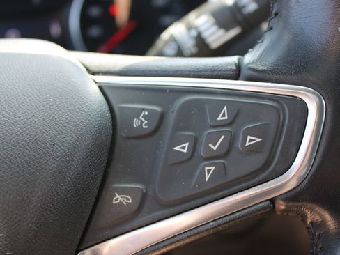 Used 2021 Chevrolet Equinox LT image 22