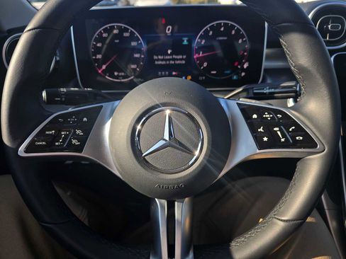 Used 2025 Mercedes-Benz C 300 4MATIC Sedan image 24