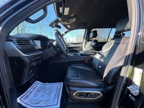 Used 2024 Jeep Wagoneer L Series III w/ Flexible Seating Group image 25