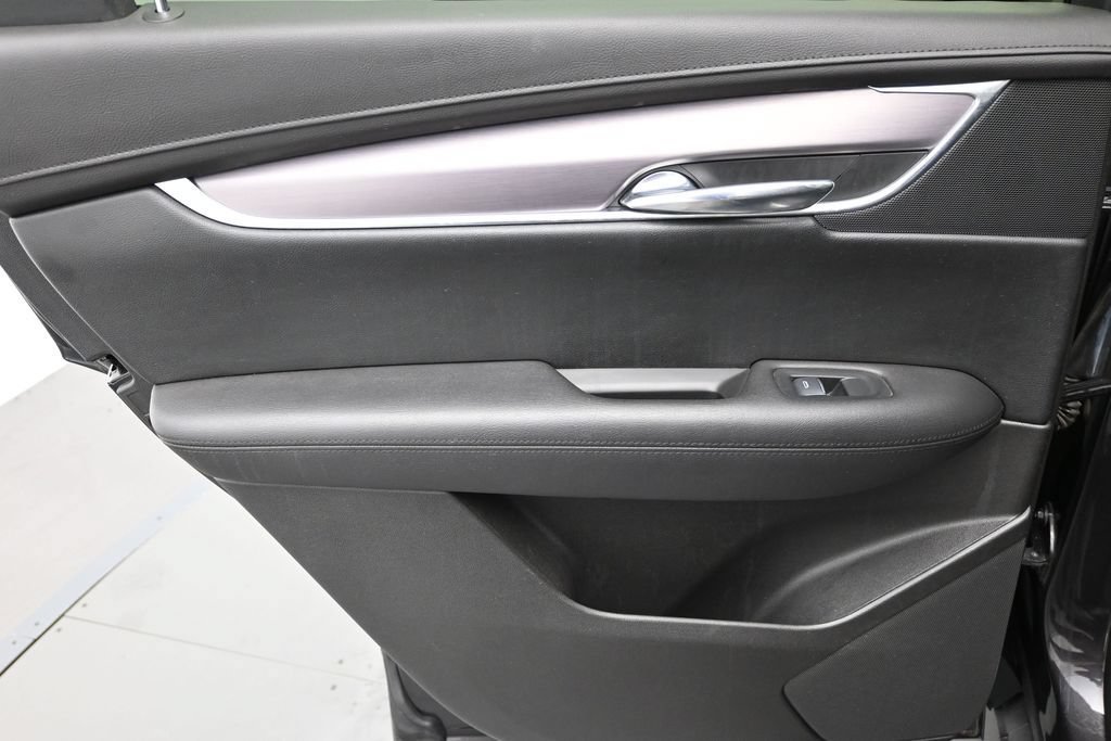 Used 2017 Cadillac XT5 Luxury w/ Driver Awareness Package FWD image 20