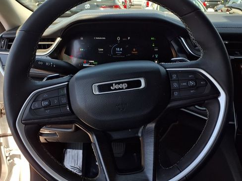 Used 2022 Jeep Grand Cherokee Limited 4xe AWD/4WD image 12