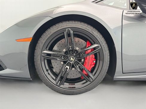 Used 2023 Lamborghini Huracan EVO RWD image 41
