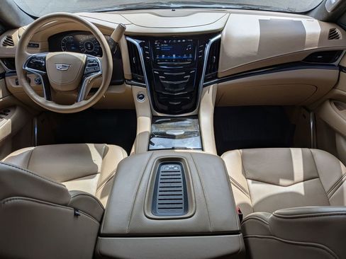Used 2020 Cadillac Escalade ESV Platinum AWD/4WD image 18