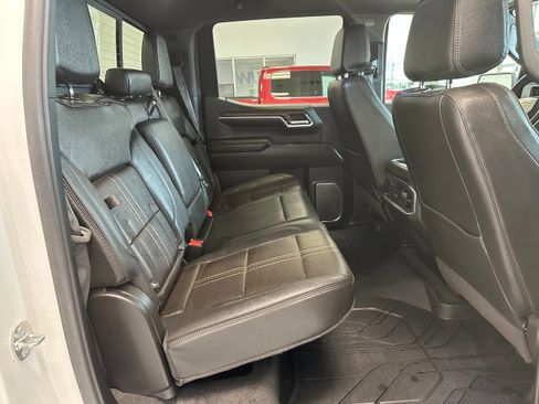 Used 2024 Chevrolet Silverado 1500 High Country AWD/4WD image 14