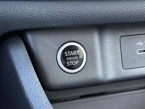Used 2023 Nissan Rogue SV AWD/4WD image 21