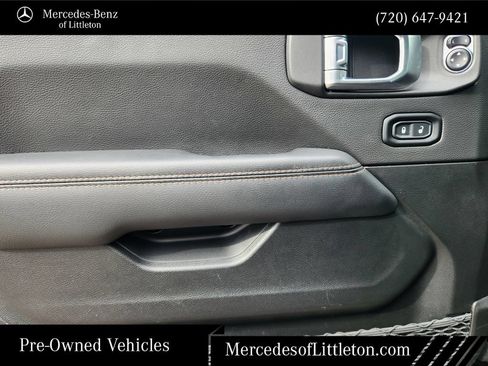 Used 2022 Jeep Wrangler Unlimited Rubicon AWD/4WD image 25