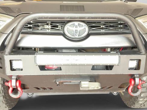 Used 2018 Toyota 4Runner TRD Off-Road w/ TRD Performance Package AWD/4WD image 48