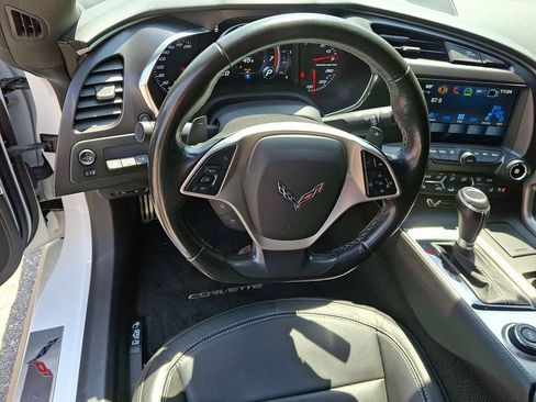 Used 2018 Chevrolet Corvette Stingray Coupe RWD image 16