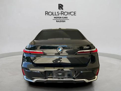 Used 2023 BMW 740i w/ Parking Assistance Package RWD image 5