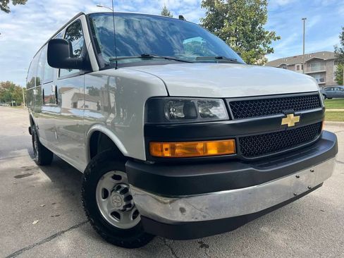 Used 2019 Chevrolet Express 2500 w/ Driver Convenience Package image 17