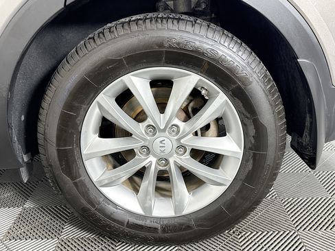 Used 2018 Kia Sorento LX image 35