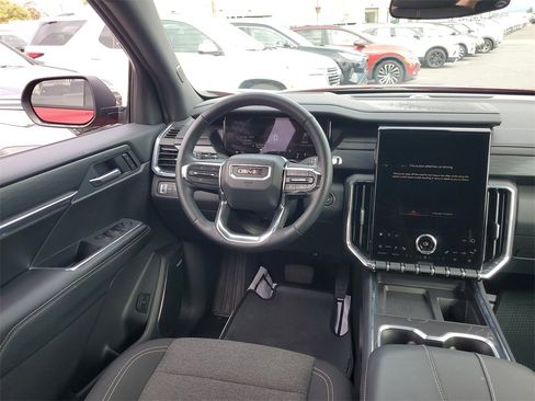 Used 2025 GMC Acadia Elevation image 12