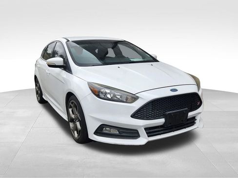 Used 2018 Ford Focus ST FWD image 19