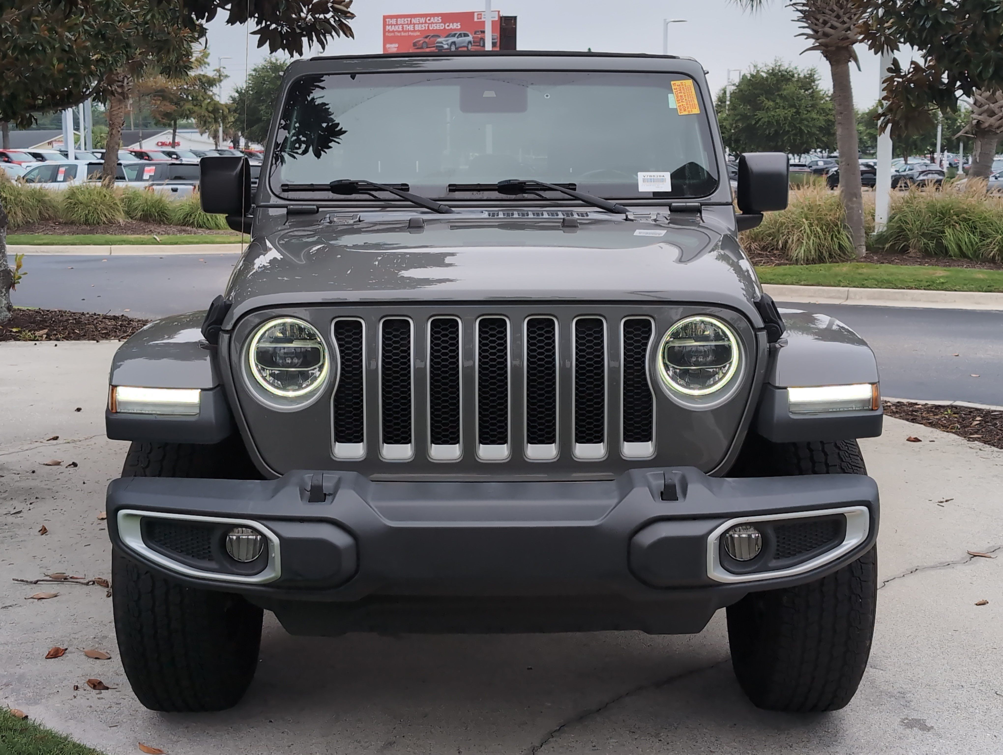 Used 2019 Jeep Wrangler Unlimited Sahara AWD/4WD image 3