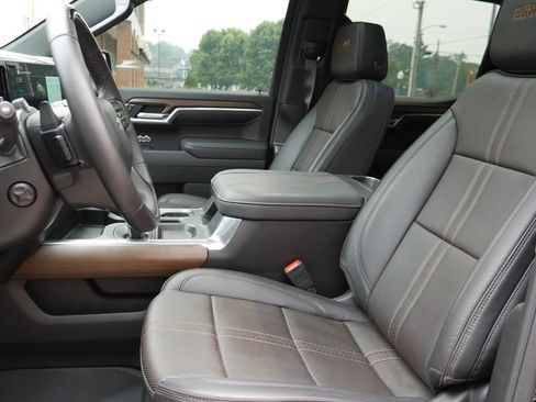 Used 2026 Chevrolet Silverado 1500 High Country w/ High Country Premium Package AWD/4WD image 39