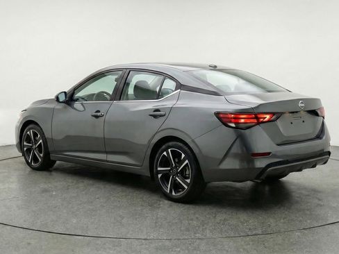 Used 2025 Nissan Sentra SV image 6