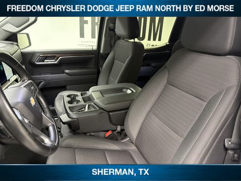 Used 2025 Chevrolet Silverado 1500 LT RWD image 7