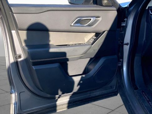 Used 2020 Land Rover Range Rover Velar S AWD/4WD image 22