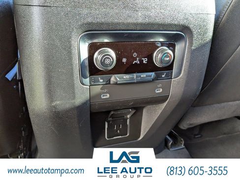 Used 2022 Chevrolet Suburban RST w/ Luxury Package RWD image 16