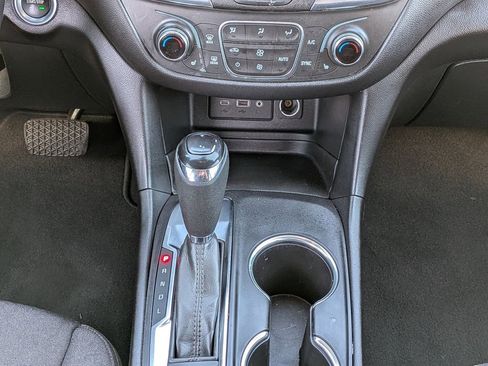 Used 2020 Chevrolet Equinox LT image 22