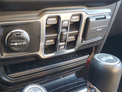 Used 2023 Jeep Wrangler Unlimited Sahara w/ Cold Weather Group image 31