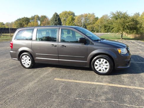 Used 2016 Dodge Grand Caravan American Value Package image 1