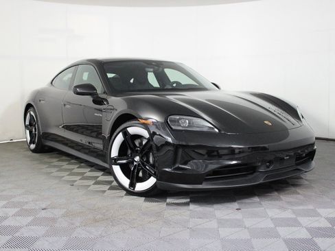 Used 2025 Porsche Taycan image 9