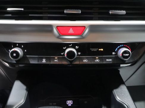 Used 2020 Kia Telluride LX AWD/4WD image 31