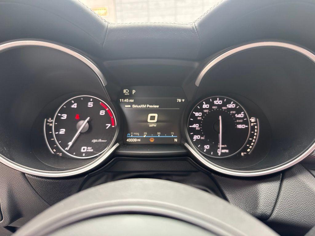 Used 2023 Alfa Romeo Stelvio Veloce AWD/4WD image 41
