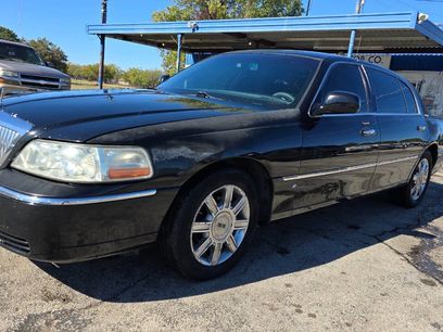 Used 2007 Lincoln Town Car Executive L