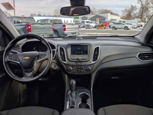 Used 2020 Chevrolet Equinox LT image 2
