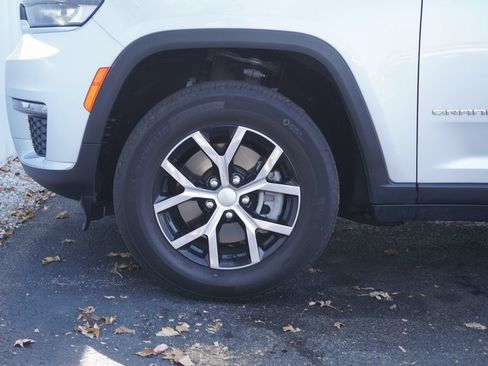 Used 2023 Jeep Grand Cherokee L Limited image 6