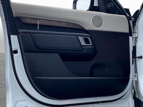 Used 2019 Land Rover Discovery SE AWD/4WD image 23