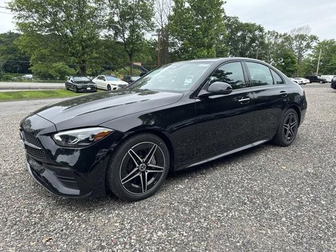 Used 2025 Mercedes-Benz C 300 4MATIC Sedan image 2