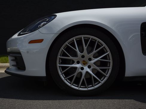 Certified 2018 Porsche Panamera 4 AWD/4WD image 37