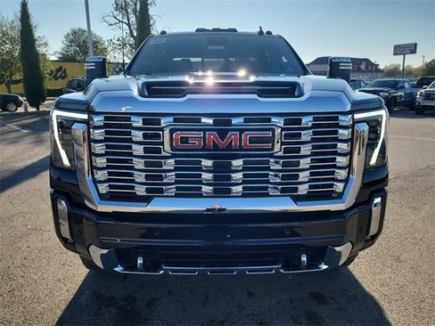 New 2026 GMC Sierra 2500 Denali w/ Denali Reserve Package image 11