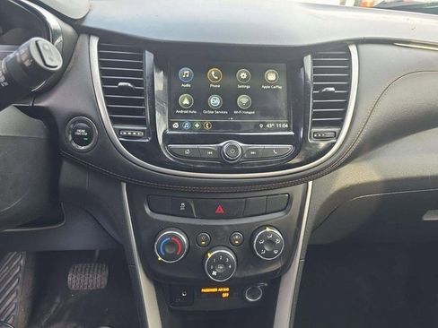 Used 2019 Chevrolet Trax LT w/ LT Convenience Package image 5