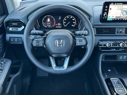 Certified 2025 Honda Pilot Touring image 15