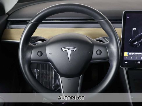 Used 2018 Tesla Model 3 Performance image 3
