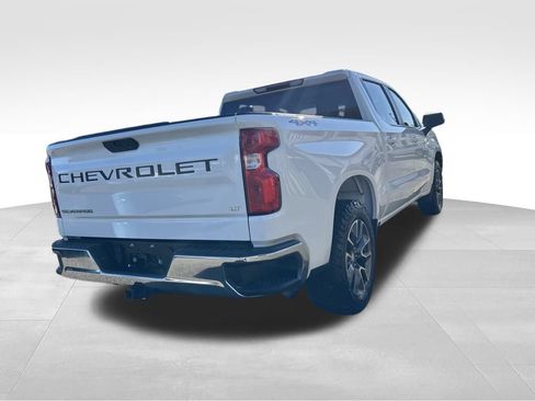 Used 2022 Chevrolet Silverado 1500 LT AWD/4WD image 7