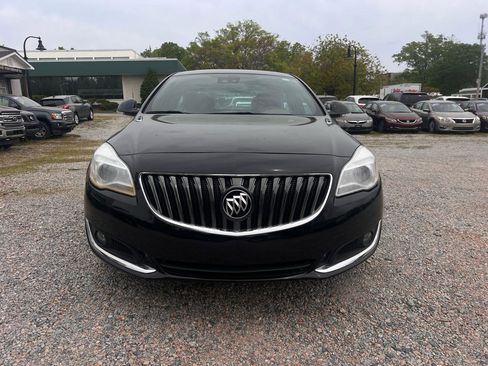 Used 2017 Buick Regal Premium w/ Driver Confidence Package #1 FWD image 2