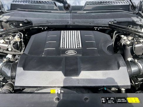 Used 2023 Land Rover Defender 110 V8 image 9